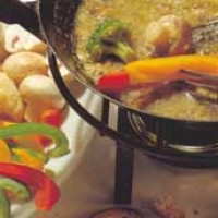 Овощное фондю с соусом из анчоусов Овощное фондю с соусом из анчоусов