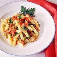 Макароны с тунцом и зеленым горошком Макароны с тунцом и зеленым горошком