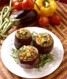 Баклажаны, фаршированные овощами Баклажаны, фаршированные овощами